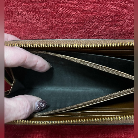 GUCCI AUTHENTIC BROWN ICONIC GG CANVAS ZIPPY WALLET. EUC. - Picture 4 of 8